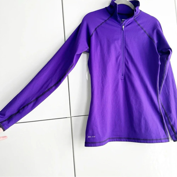 Nike Pro Dri-Fit Purple 1/2 Zip Pullover Size Medium Women’s Thumb Hole Athletic - Picture 3 of 9